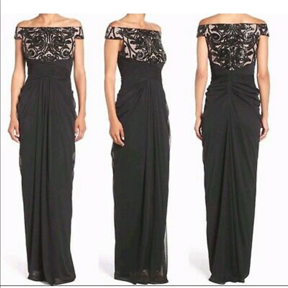 Adrianna Papell Off Shoulder Sequin & Stretch Tulle Gown Blk/Rose Gold 10.